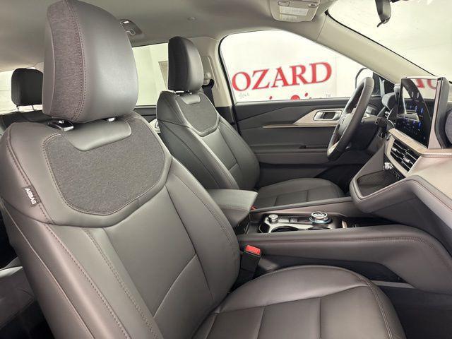 new 2025 Ford Explorer car, priced at $42,924