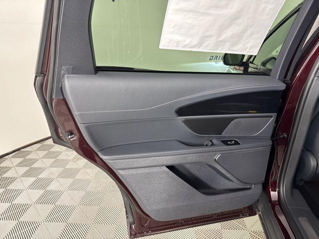new 2025 Lincoln Nautilus car, priced at $53,576