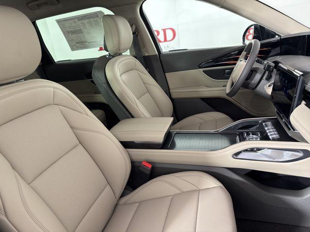 new 2025 Lincoln Nautilus car, priced at $50,126