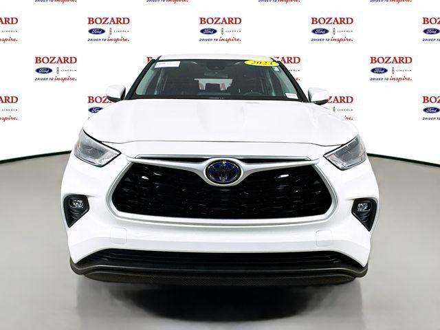 used 2023 Toyota Highlander Hybrid car, priced at $35,500