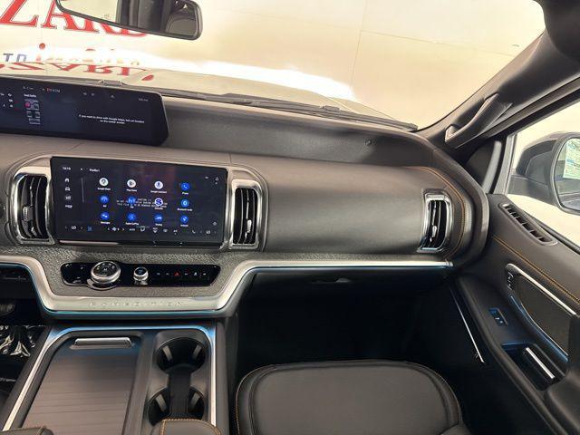 new 2025 Ford Expedition car, priced at $81,073