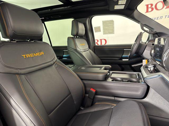 new 2025 Ford Expedition car, priced at $81,073