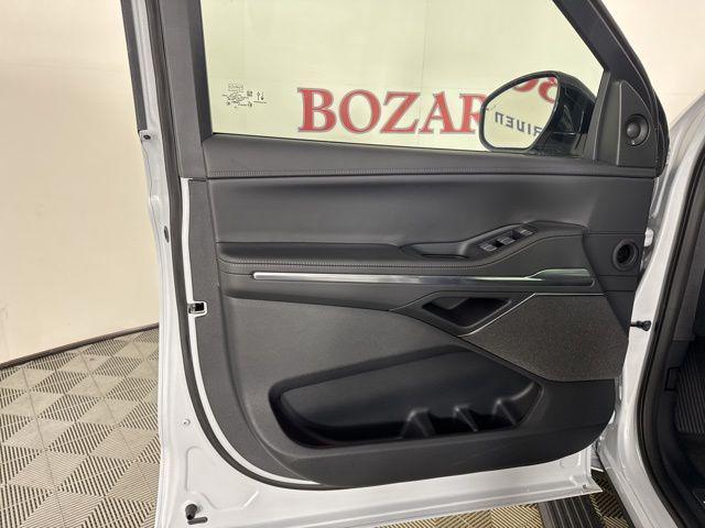 new 2025 Lincoln Navigator car, priced at $107,413