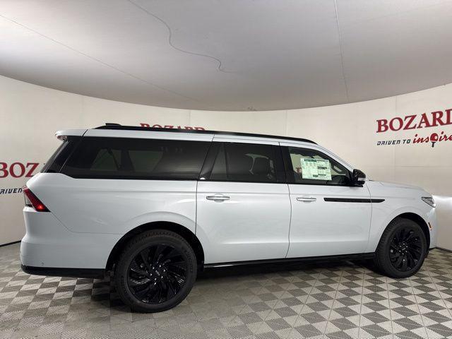 new 2025 Lincoln Navigator car, priced at $107,413