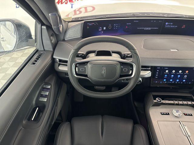 new 2025 Lincoln Navigator car, priced at $107,413