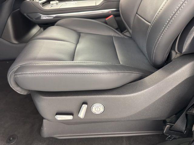 new 2025 Lincoln Navigator car, priced at $107,413