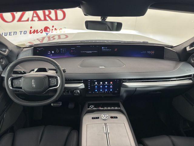 new 2025 Lincoln Navigator car, priced at $107,413