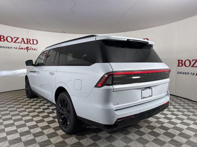 new 2025 Lincoln Navigator car, priced at $107,413