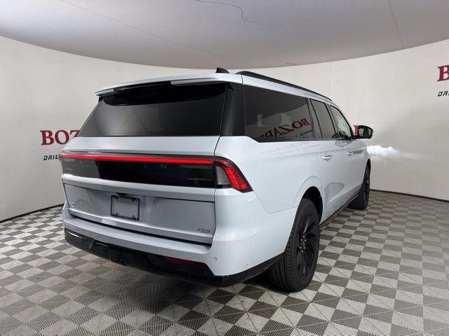 new 2025 Lincoln Navigator car, priced at $107,413
