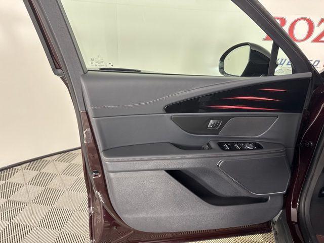 new 2025 Lincoln Nautilus car, priced at $53,576