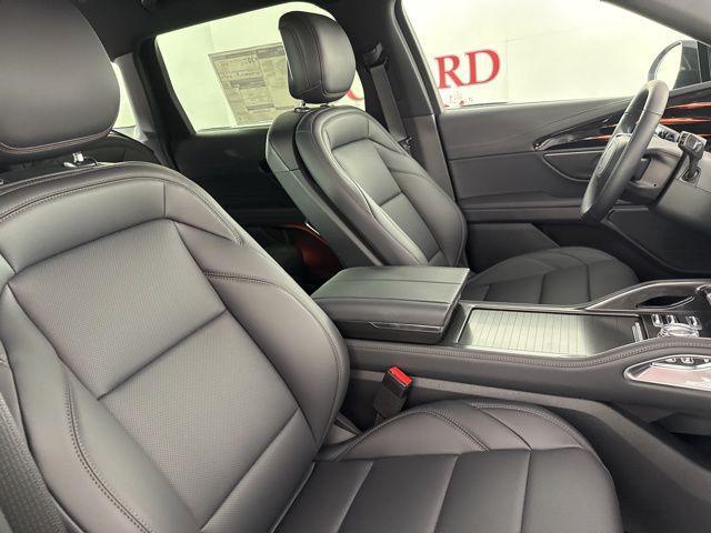 new 2025 Lincoln Nautilus car, priced at $53,576