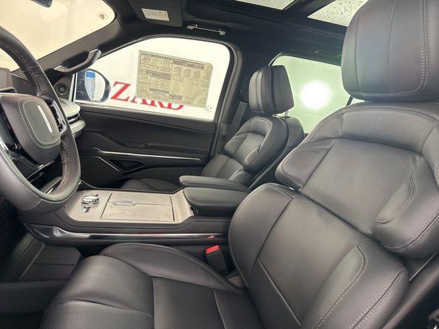 new 2025 Lincoln Navigator car, priced at $107,413