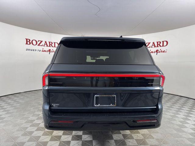 new 2025 Lincoln Navigator car, priced at $107,413