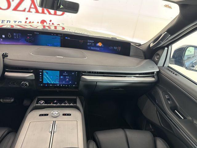 new 2025 Lincoln Navigator car, priced at $107,413