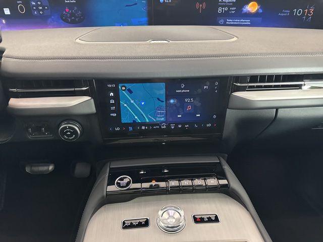 new 2025 Lincoln Navigator car, priced at $107,413