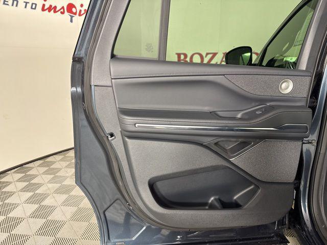 new 2025 Lincoln Navigator car, priced at $107,413