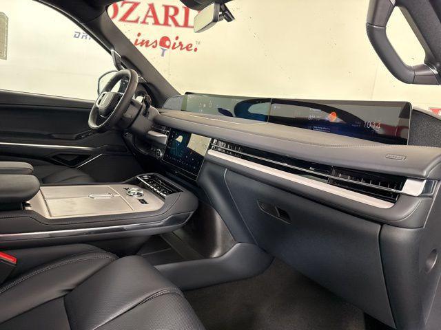 new 2025 Lincoln Navigator car, priced at $107,413