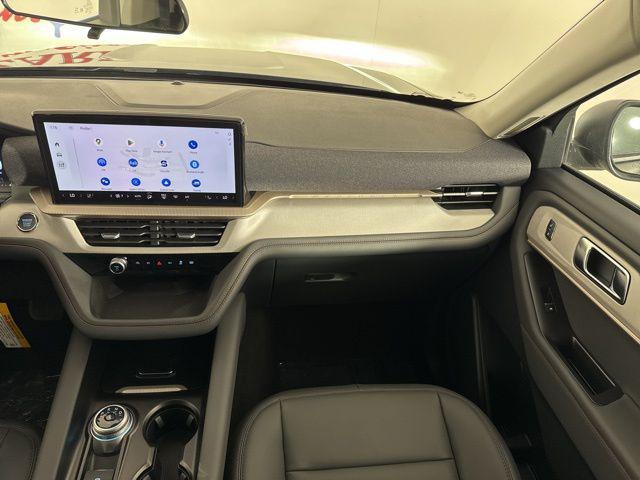 new 2025 Ford Explorer car, priced at $44,818