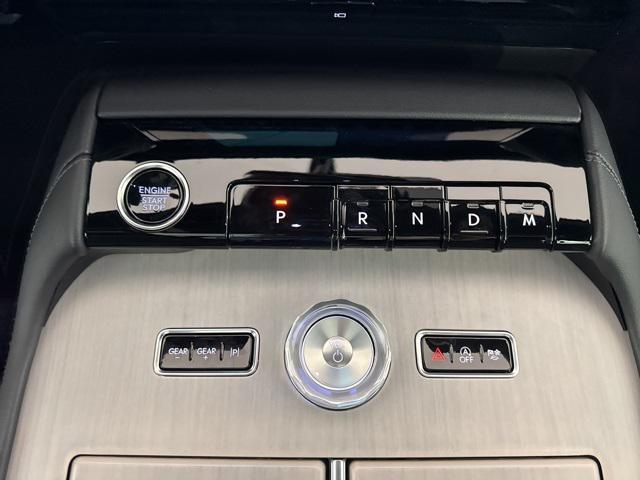 new 2025 Lincoln Navigator car, priced at $112,050