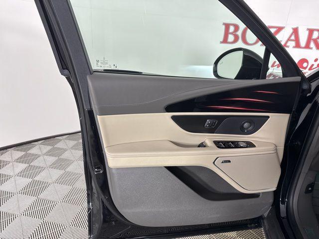 new 2025 Lincoln Nautilus car, priced at $56,987