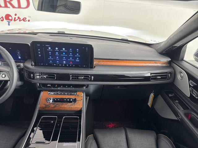 new 2025 Lincoln Aviator car, priced at $82,623