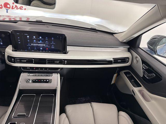 new 2025 Lincoln Aviator car, priced at $71,305