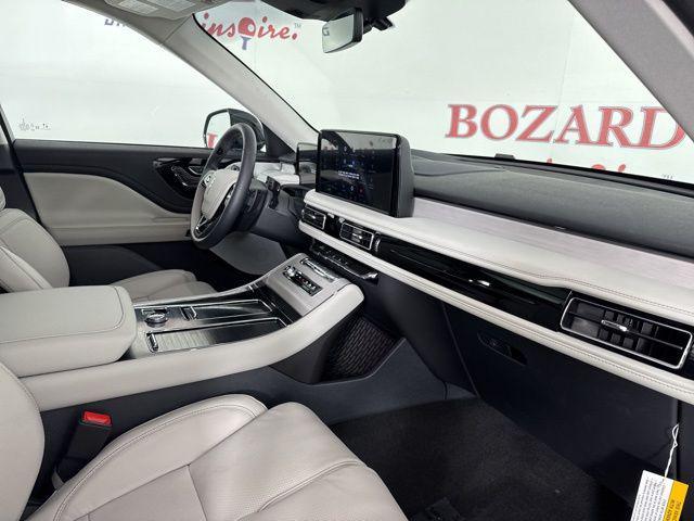 new 2025 Lincoln Aviator car, priced at $71,305