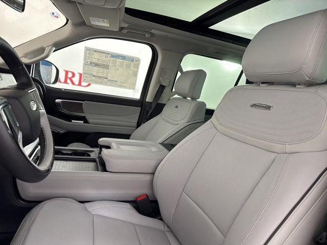 new 2025 Ford Expedition car, priced at $89,154