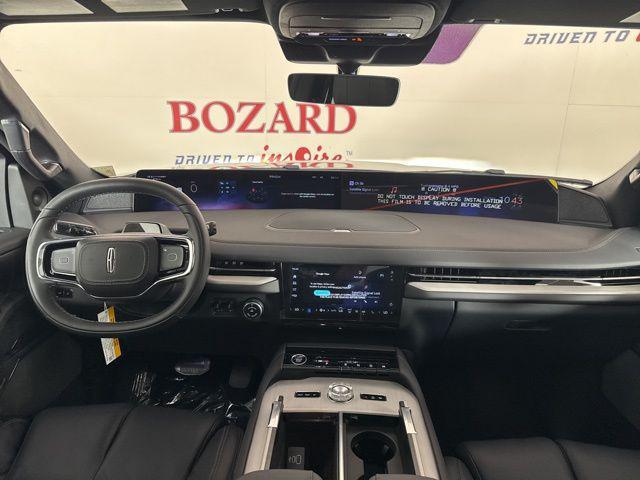 new 2025 Lincoln Navigator car, priced at $106,693