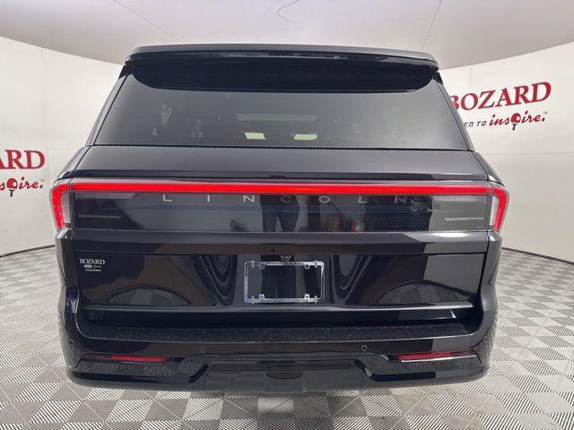 new 2025 Lincoln Navigator car, priced at $106,693