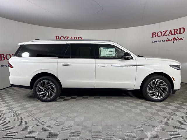 new 2025 Lincoln Navigator car, priced at $106,595