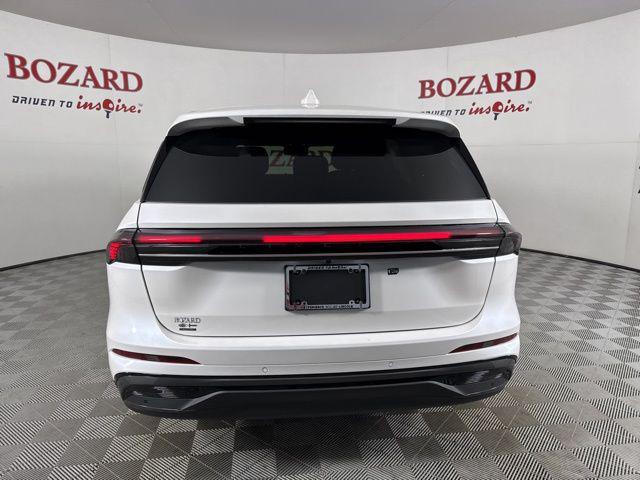 new 2025 Lincoln Nautilus car, priced at $53,576