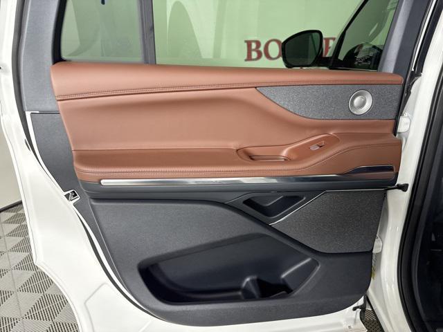 new 2025 Lincoln Navigator car, priced at $106,300