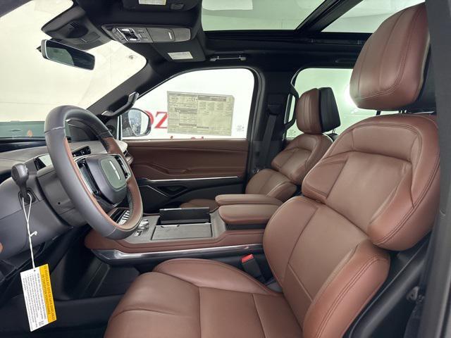 new 2025 Lincoln Navigator car, priced at $106,300