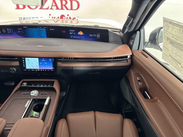 new 2025 Lincoln Navigator car, priced at $106,300