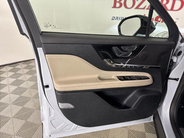 new 2025 Lincoln Corsair car, priced at $37,557