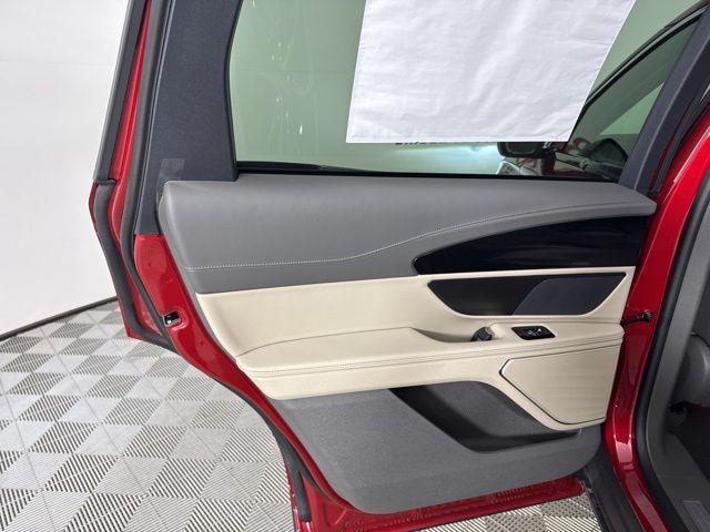 new 2025 Lincoln Nautilus car, priced at $50,816