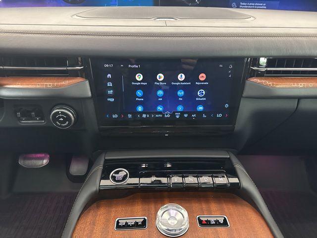 new 2025 Lincoln Navigator car, priced at $119,655
