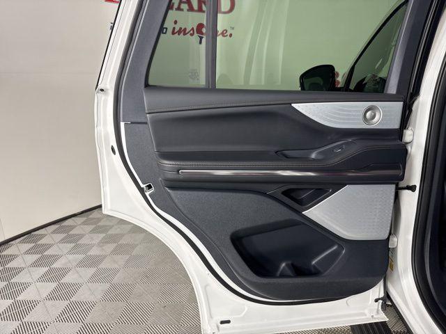 new 2025 Lincoln Navigator car, priced at $119,655
