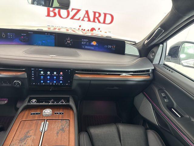 new 2025 Lincoln Navigator car, priced at $119,655