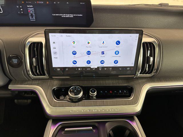 new 2025 Ford Expedition car, priced at $90,097