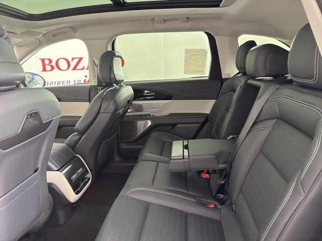 new 2025 Lincoln Nautilus car, priced at $61,557