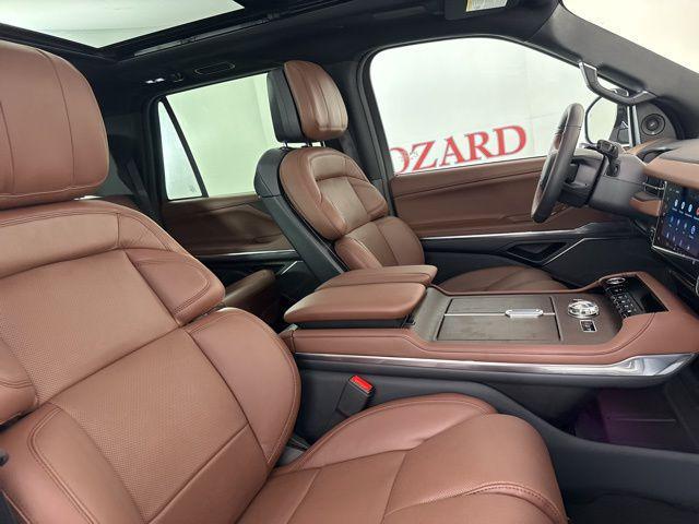 new 2025 Lincoln Navigator car, priced at $99,451