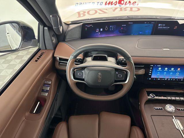 new 2025 Lincoln Navigator car, priced at $99,451