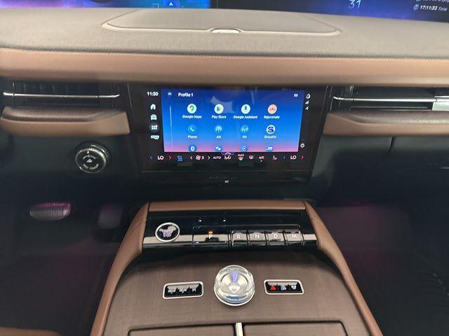 new 2025 Lincoln Navigator car, priced at $99,451