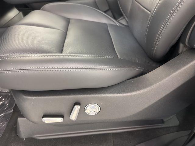 new 2025 Lincoln Navigator car, priced at $104,542