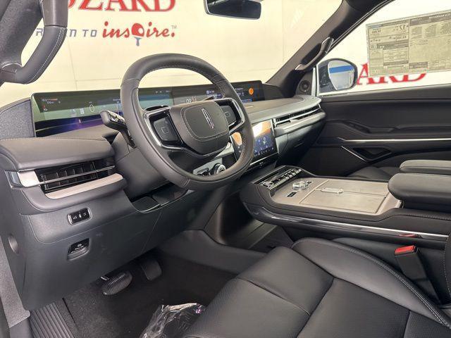 new 2025 Lincoln Navigator car, priced at $104,542