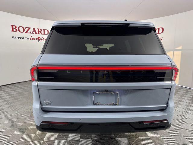 new 2025 Lincoln Navigator car, priced at $104,542