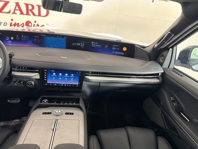 new 2025 Lincoln Navigator car, priced at $104,542