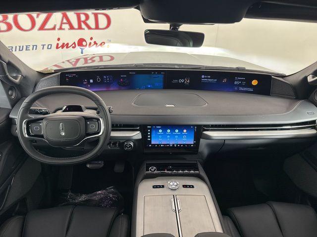 new 2025 Lincoln Navigator car, priced at $104,542